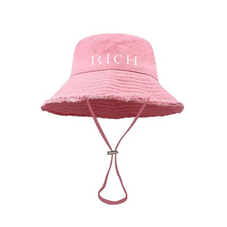 rich beach šešir 2025 f1